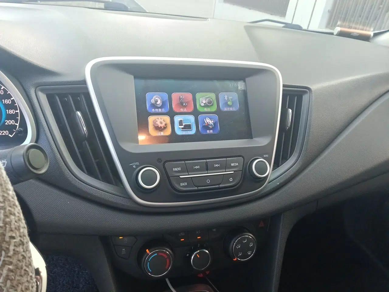 Chevrolet Cavalier 2019 320 Automatic Enjoyment Edition — миниатюра 13