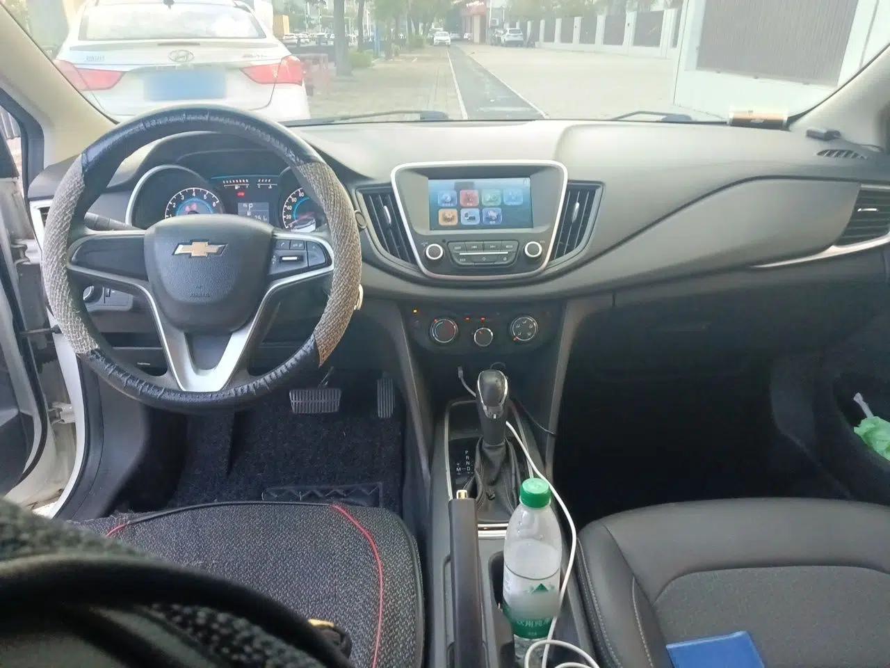 Chevrolet Cavalier 2019 320 Automatic Enjoyment Edition — миниатюра 9