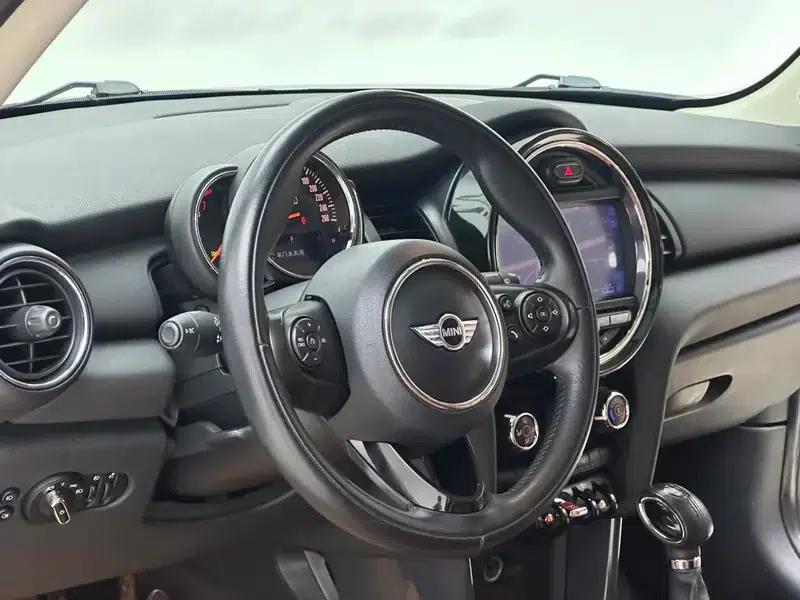 MINI 2016 1.2T ONE Pioneer — миниатюра 7