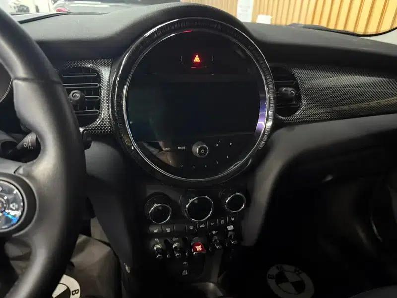 MINI 2023 Facelift 1.5T COOPER Artist 5-Door Edition — миниатюра 12