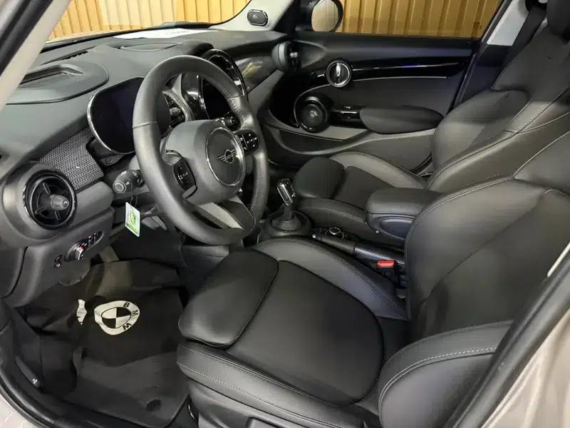 MINI 2023 Facelift 1.5T COOPER Artist 5-Door Edition — миниатюра 15