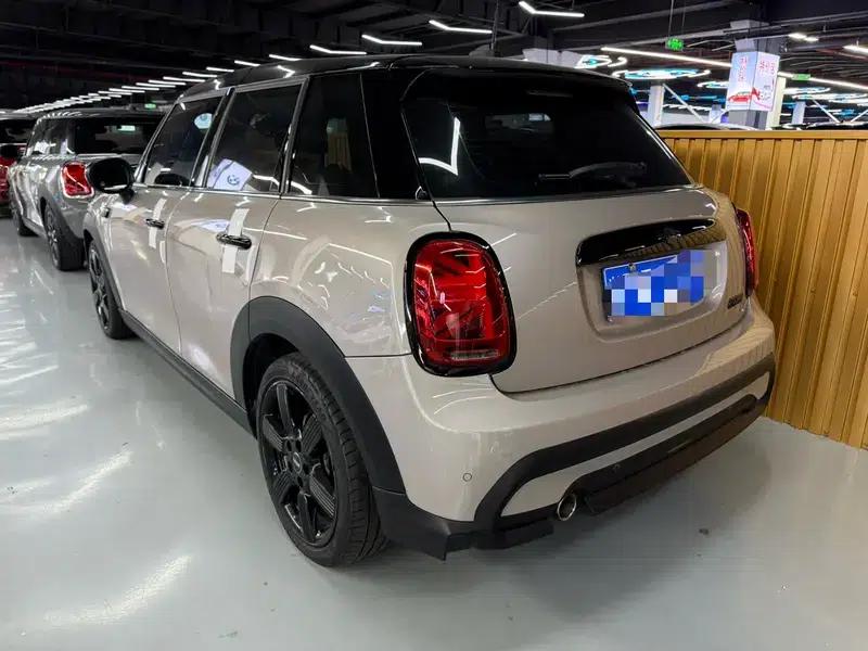 MINI 2023 Facelift 1.5T COOPER Artist 5-Door Edition — миниатюра 4