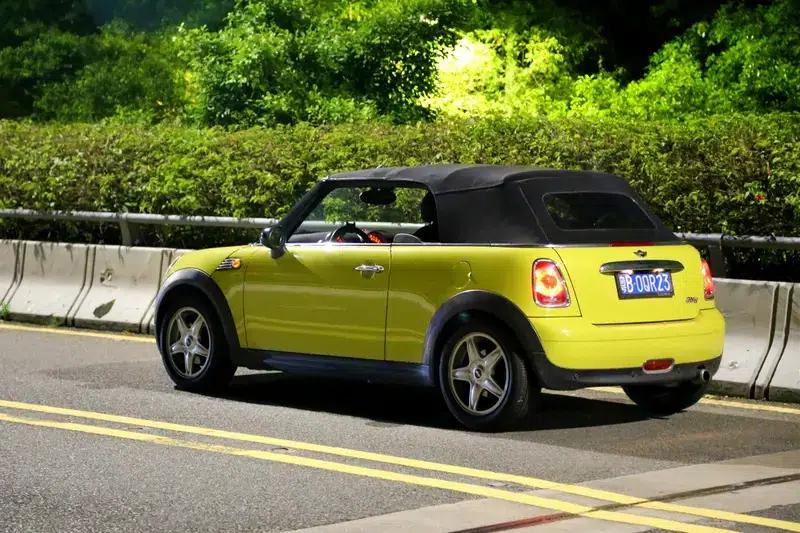 MINI 2009 1.6L COOPER CABRIO — миниатюра 3