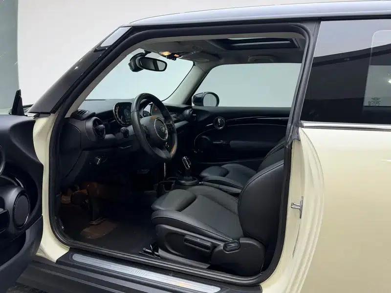 MINI 2022 Facelift 1.5T COOPER Classic — миниатюра 17