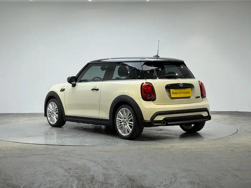 MINI 2022 Facelift 1.5T COOPER Classic — миниатюра 5