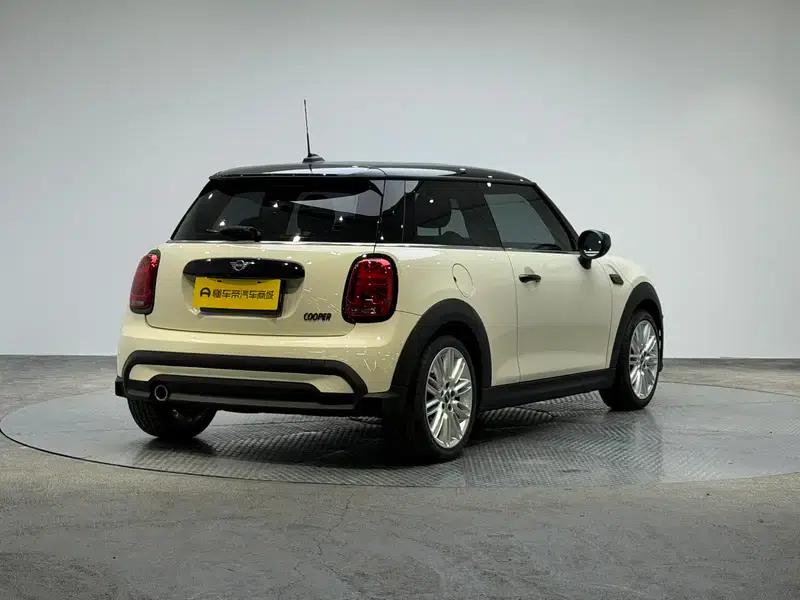 MINI 2022 Facelift 1.5T COOPER Classic — миниатюра 7