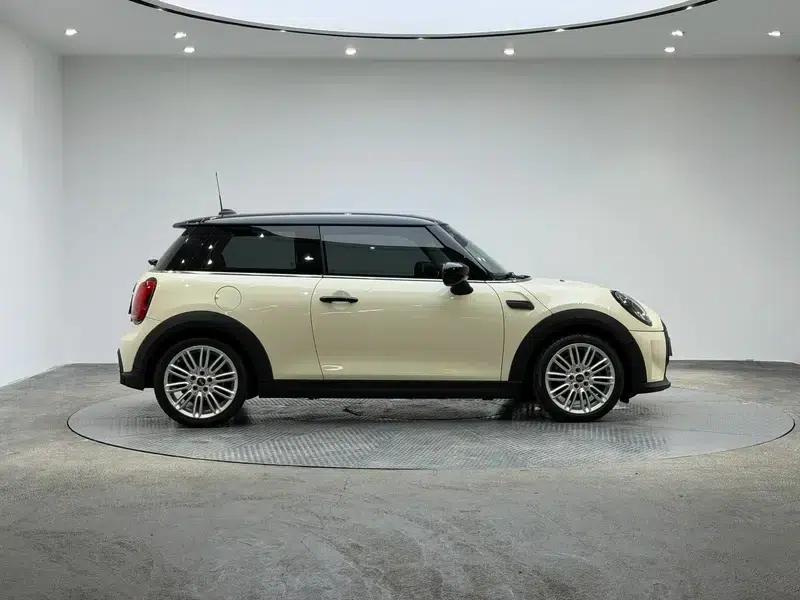 MINI 2022 Facelift 1.5T COOPER Classic — миниатюра 8
