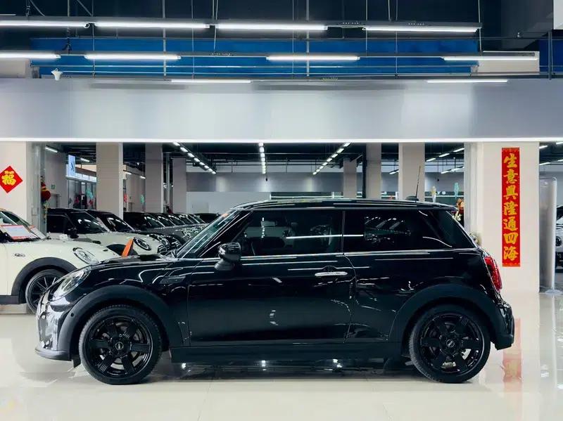 MINI 2023 Facelift 1.5T COOPER Artist — миниатюра 3