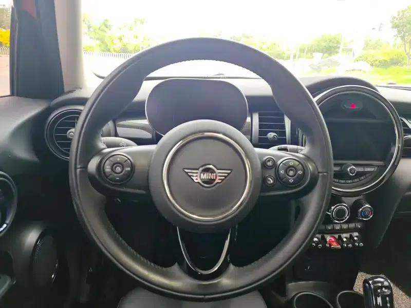 2021 MINI 1.5T COOPER Classic 5-Door — миниатюра 12