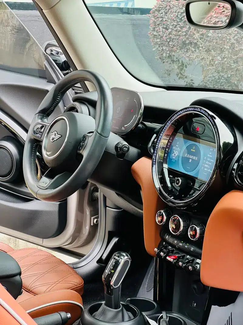 MINI 2022 1.5T COOPER Artist — миниатюра 17