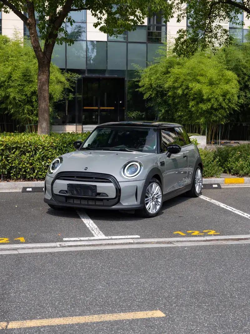 MINI 2022 Facelift 1.5T COOPER Artist — миниатюра 1