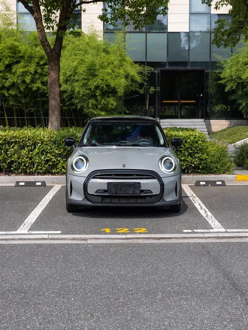 MINI 2022 Facelift 1.5T COOPER Artist — миниатюра 2