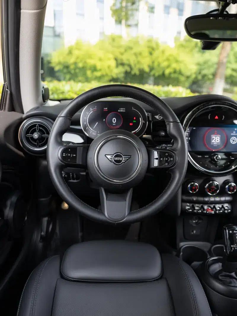 MINI 2022 Facelift 1.5T COOPER Artist — миниатюра 10
