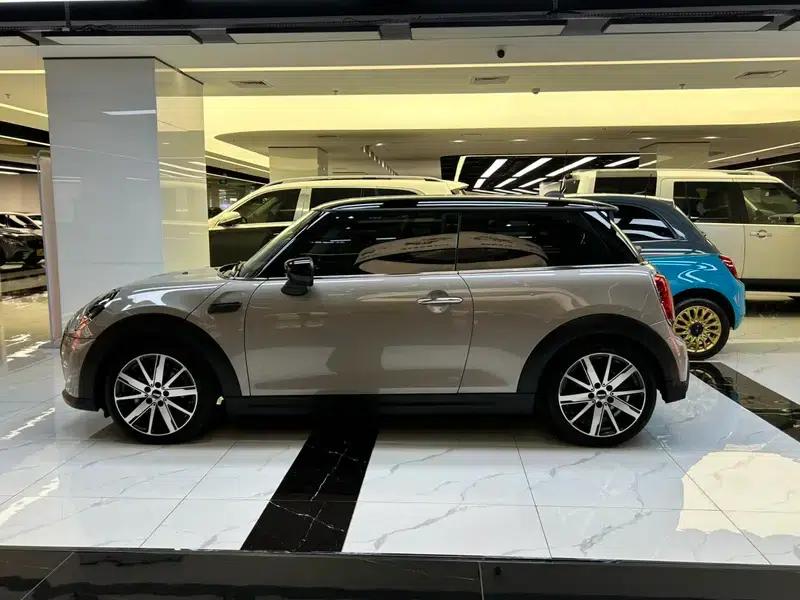 MINI 2023 Facelift 1.5T COOPER Artist — миниатюра 3