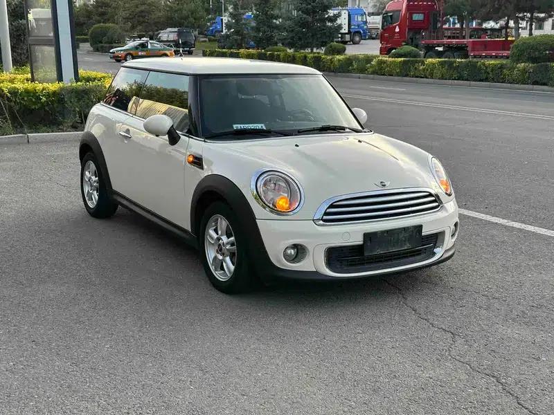 MINI 2013 1.6L ONE Limited Edition - First Model — миниатюра 3