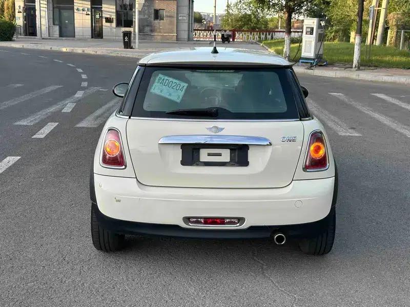 MINI 2013 1.6L ONE Limited Edition - First Model — миниатюра 5