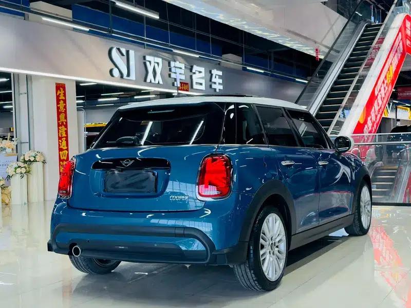 MINI 2022 Facelift 1.5T COOPER Classic 5-Door Version — миниатюра 5