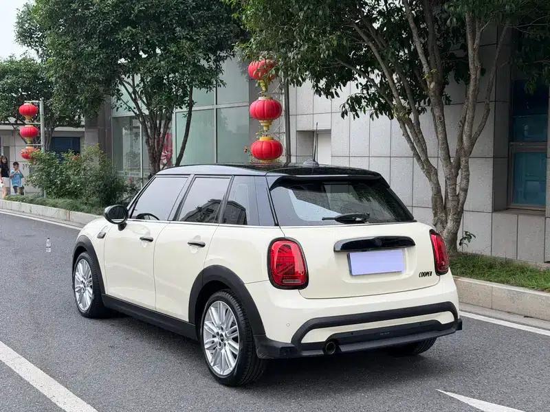 MINI 2023 1.5T COOPER Artist 5-Door Edition — миниатюра 4