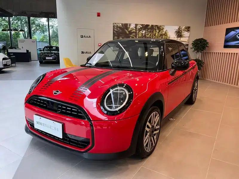 MINI 2025 1.5T COOPER 5-Door Classic — миниатюра 1