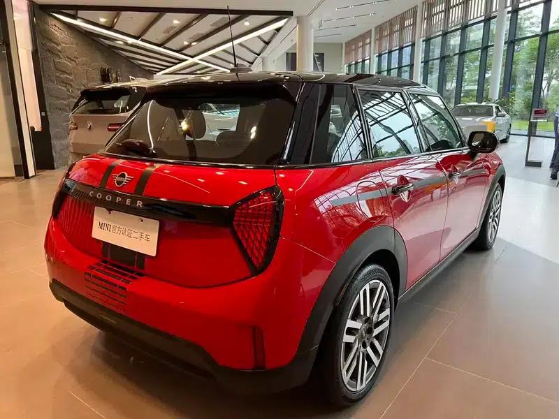 MINI 2025 1.5T COOPER 5-Door Classic — миниатюра 4