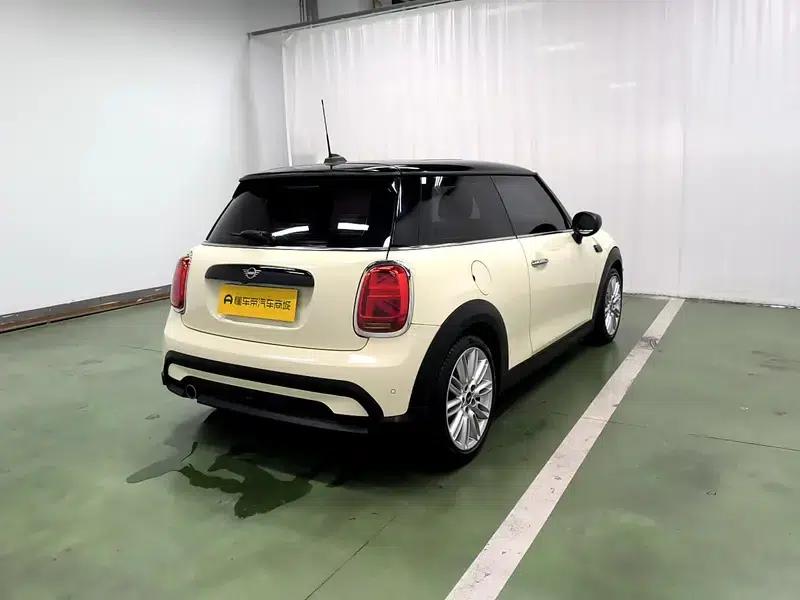 MINI 2022 1.5T COOPER Classic — миниатюра 7