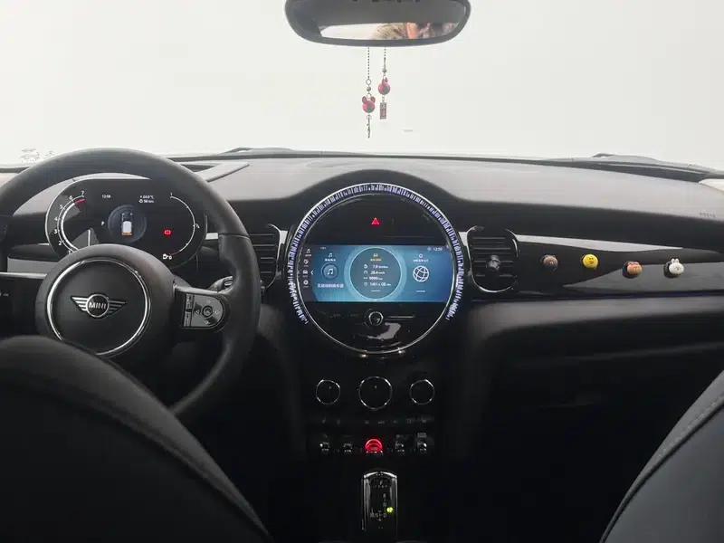 MINI 2023 1.5T COOPER Artist — миниатюра 13