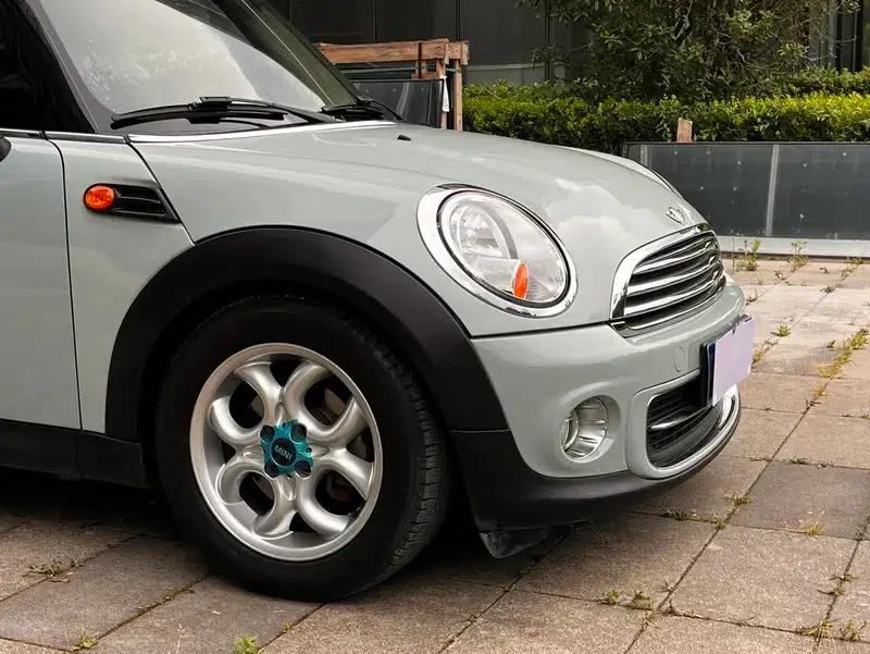2011 MINI 1.6L COOPER Fun — миниатюра 12