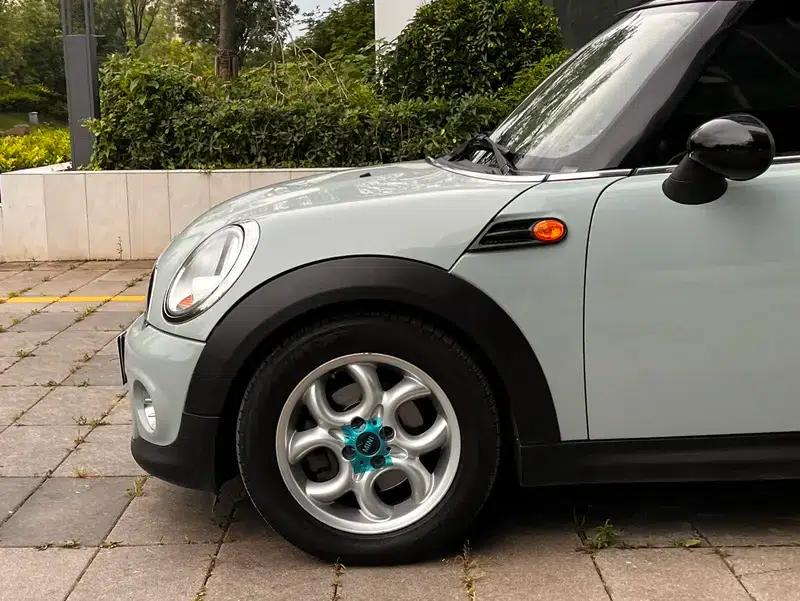 2011 MINI 1.6L COOPER Fun — миниатюра 14