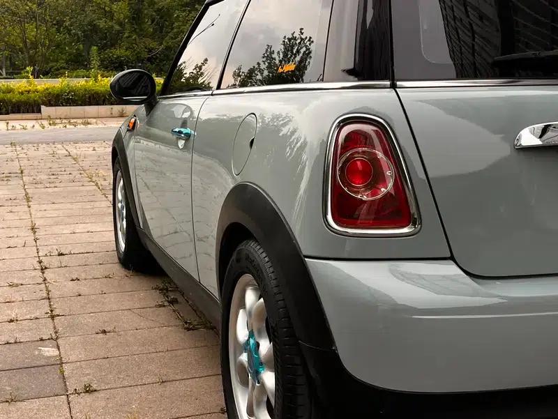 2011 MINI 1.6L COOPER Fun — миниатюра 20