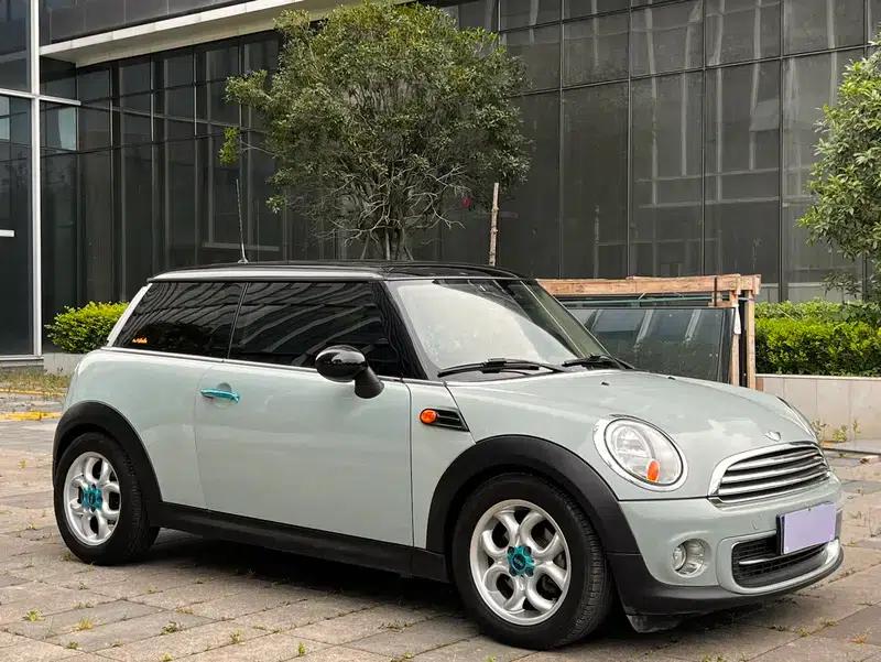 2011 MINI 1.6L COOPER Fun — миниатюра 3