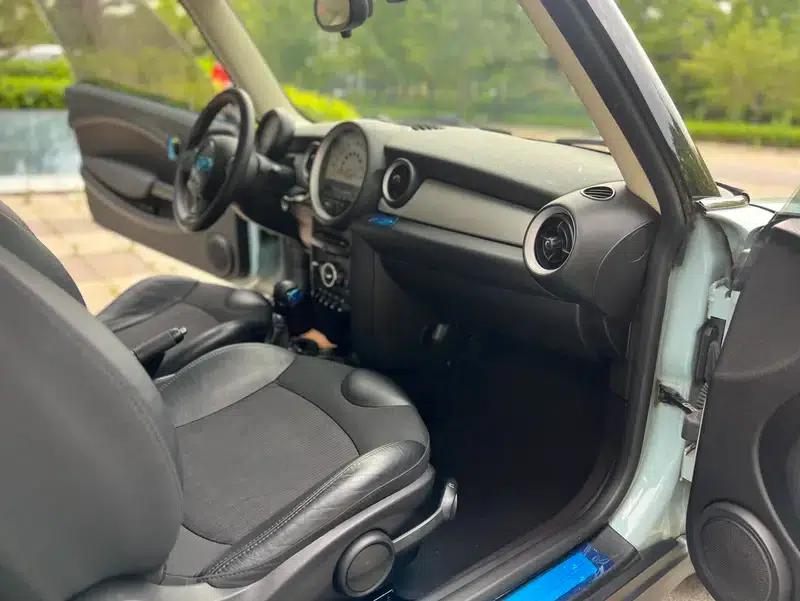 2011 MINI 1.6L COOPER Fun — миниатюра 24
