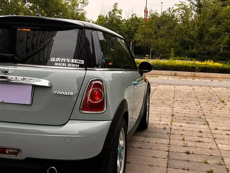 2011 MINI 1.6L COOPER Fun — миниатюра 28