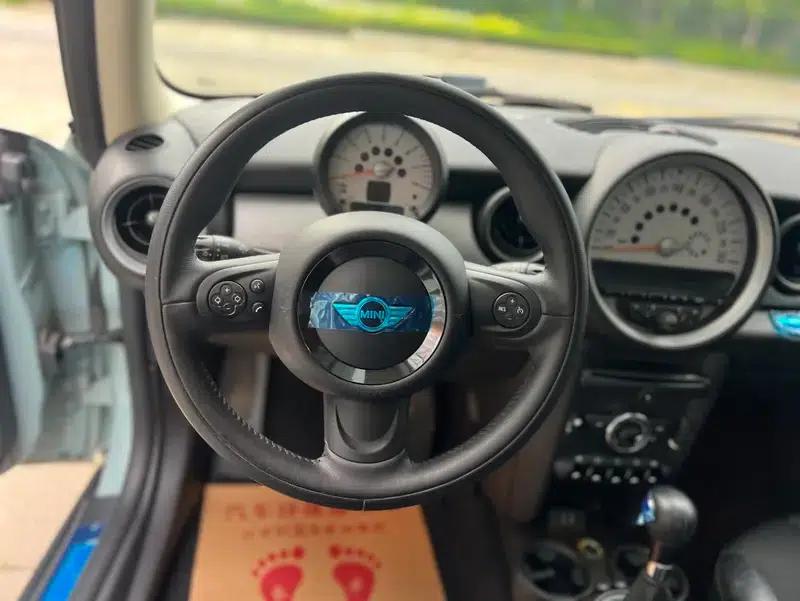 2011 MINI 1.6L COOPER Fun — миниатюра 30