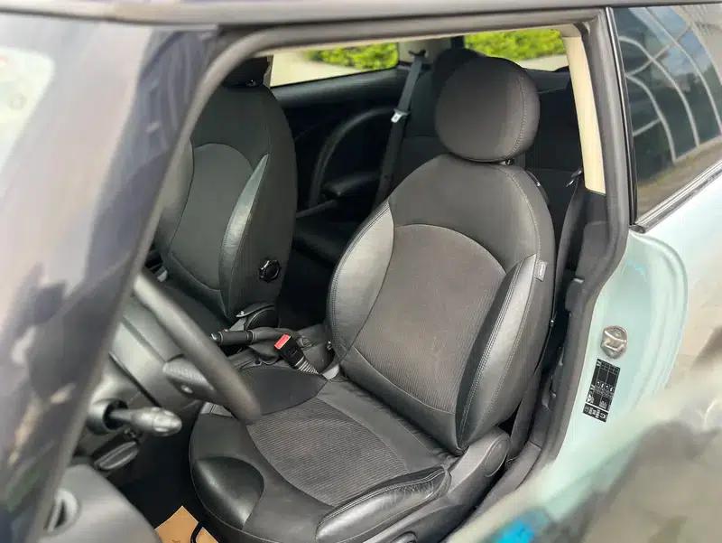 2011 MINI 1.6L COOPER Fun — миниатюра 35