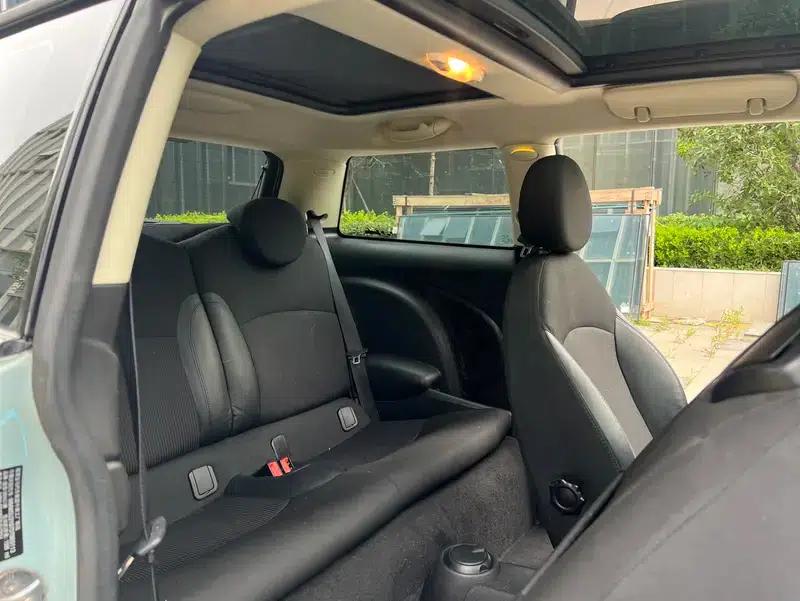2011 MINI 1.6L COOPER Fun — миниатюра 36