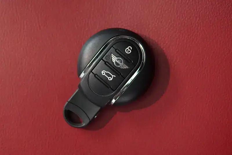 2016 MINI 2.0T COOPER S Performance 5-Door — миниатюра 11