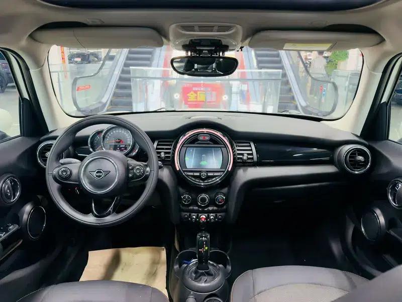MINI 2021 1.5T ONE PLUS 5-Door Version — миниатюра 11