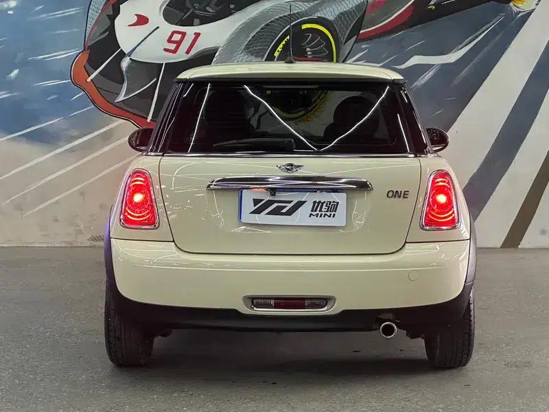 2011 MINI 1.6L ONE — миниатюра 4