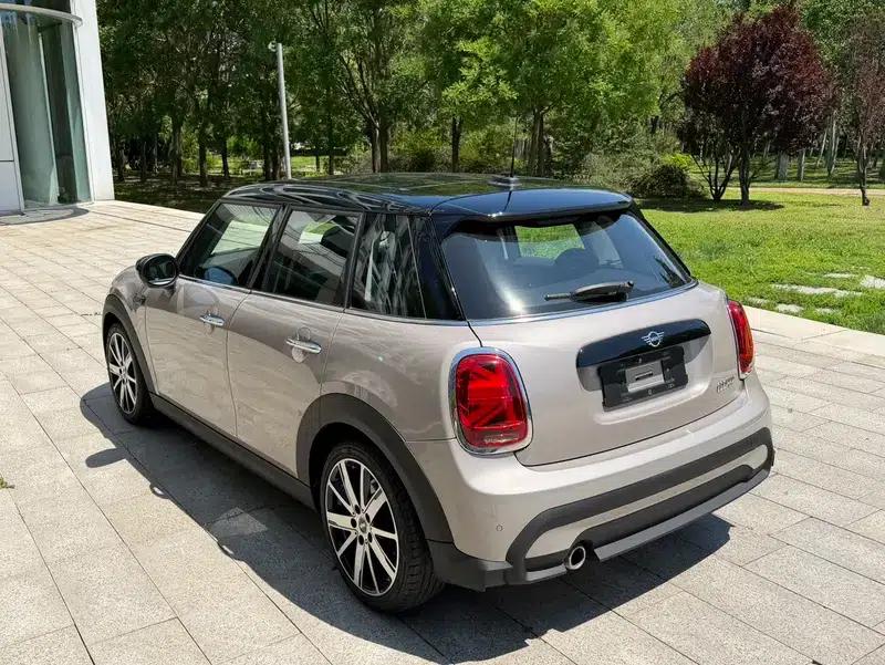 MINI 2023 1.5T COOPER Artist 5-Door Edition — миниатюра 3