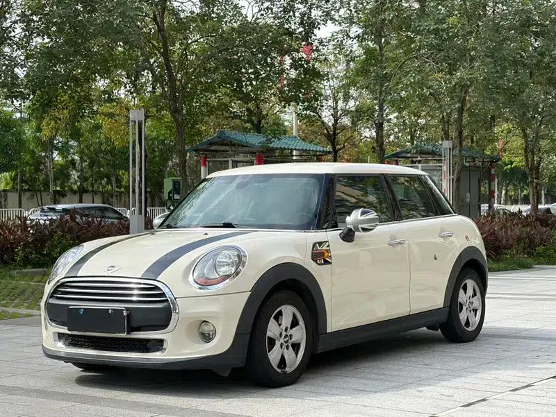 2015 MINI 1.2T Manual ONE 5-Door — миниатюра 1