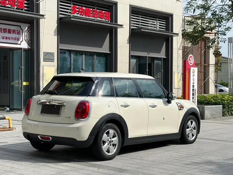 2015 MINI 1.2T Manual ONE 5-Door — миниатюра 6