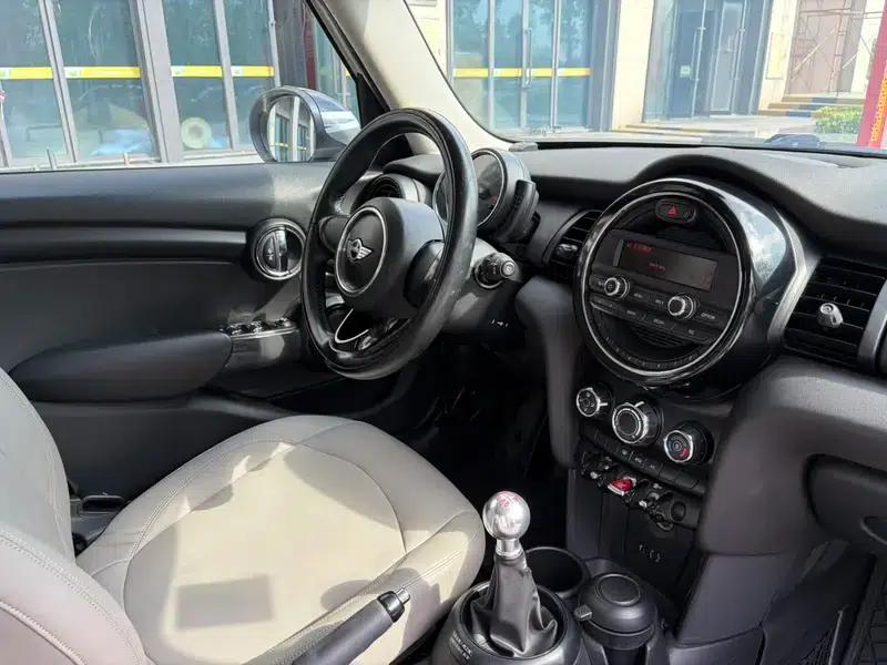 2015 MINI 1.2T Manual ONE 5-Door — миниатюра 9