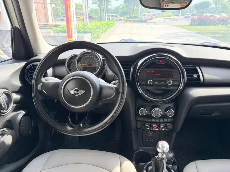 2015 MINI 1.2T Manual ONE 5-Door — миниатюра 10