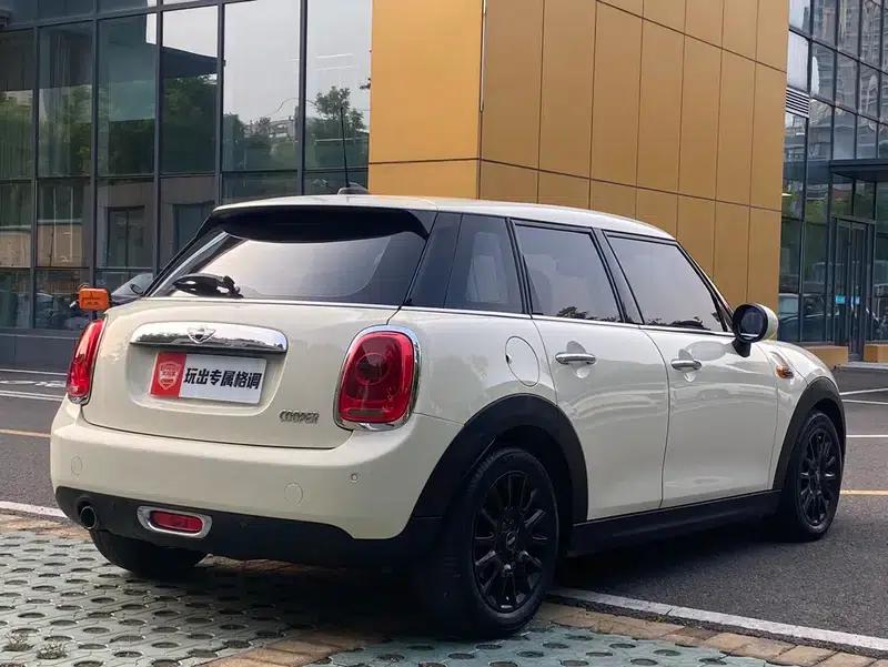 2016 MINI 1.5T COOPER 5-door version — миниатюра 6