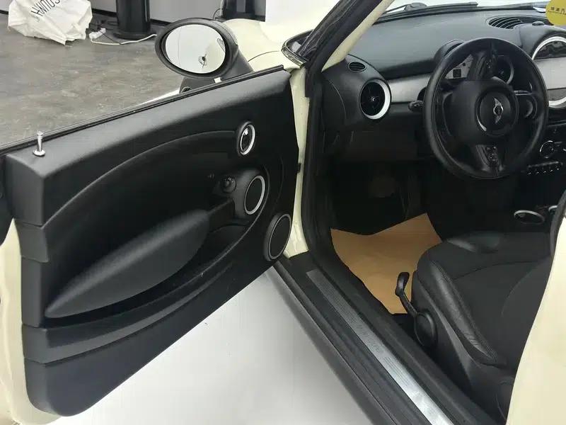 2011 MINI 1.6L COOPER Fun — миниатюра 15