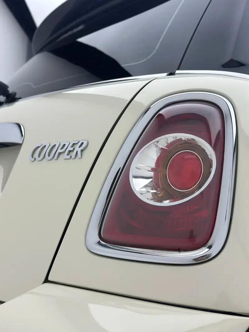 2011 MINI 1.6L COOPER Fun — миниатюра 3