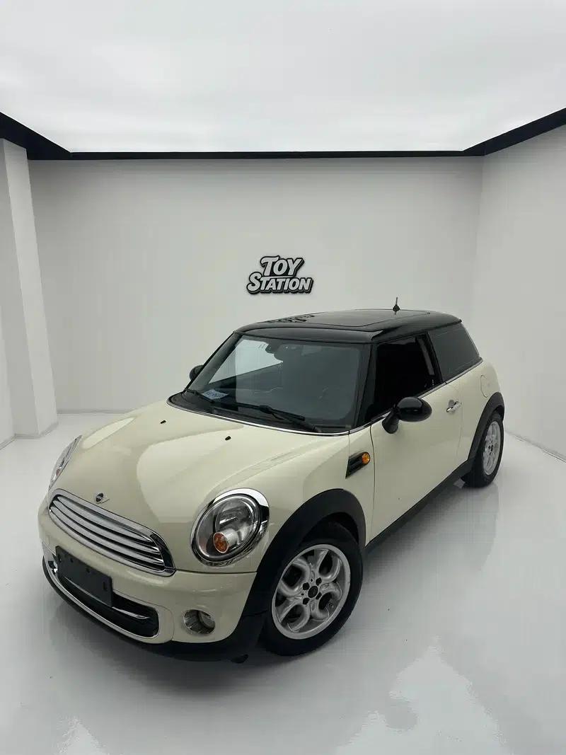 2011 MINI 1.6L COOPER Fun — миниатюра 8