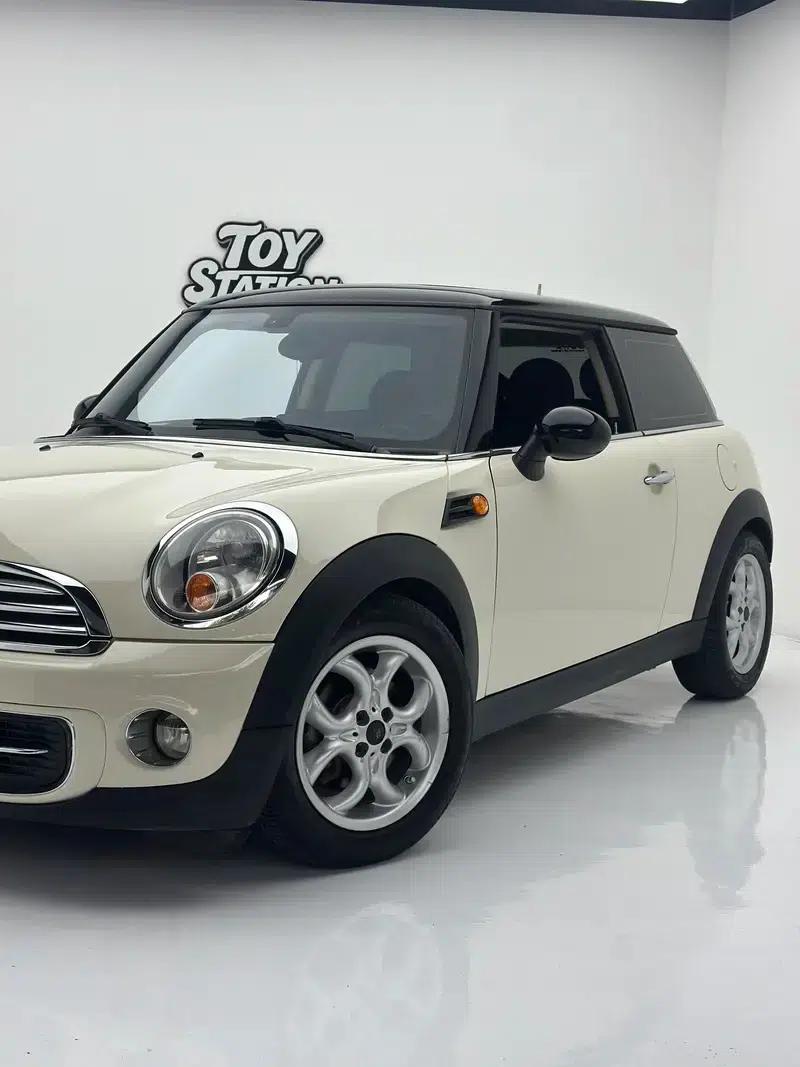 2011 MINI 1.6L COOPER Fun — миниатюра 9