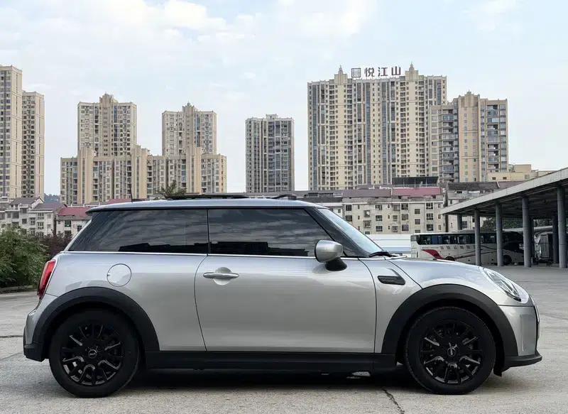 2023 MINI 1.5T ONE — миниатюра 8