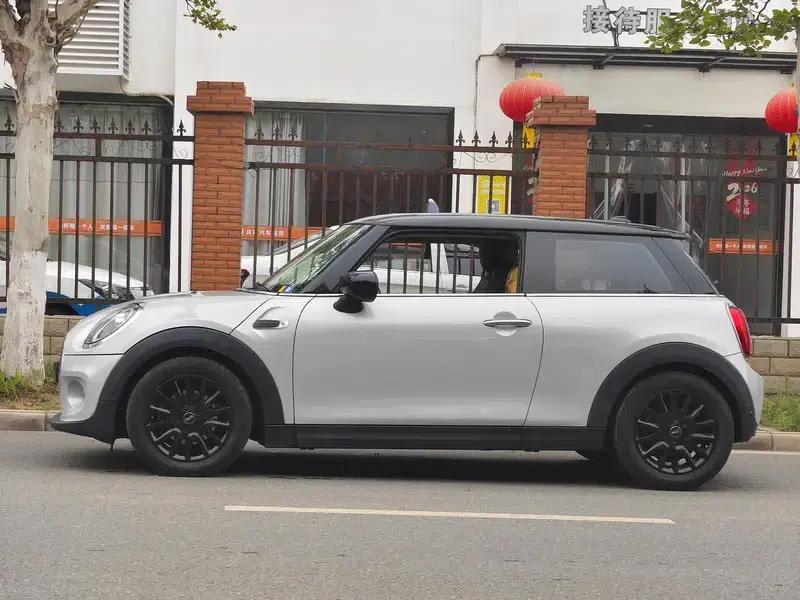 MINI 2019 1.5T COOPER Artist — миниатюра 4